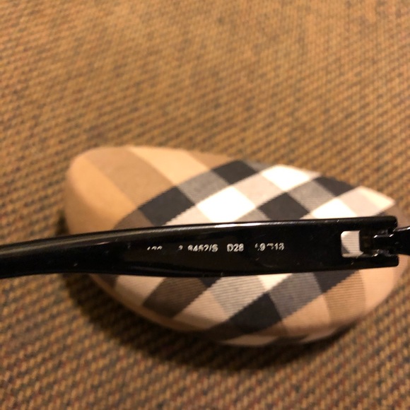 Burberry Black Sunglasses And Case - Picture 4 of 8